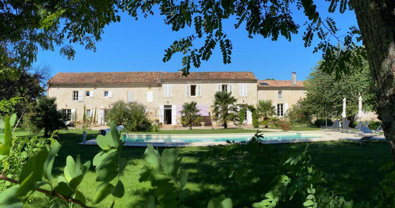 Bed and Breakfast Domaine Du Papillon Lesparre-Médoc Exterior foto