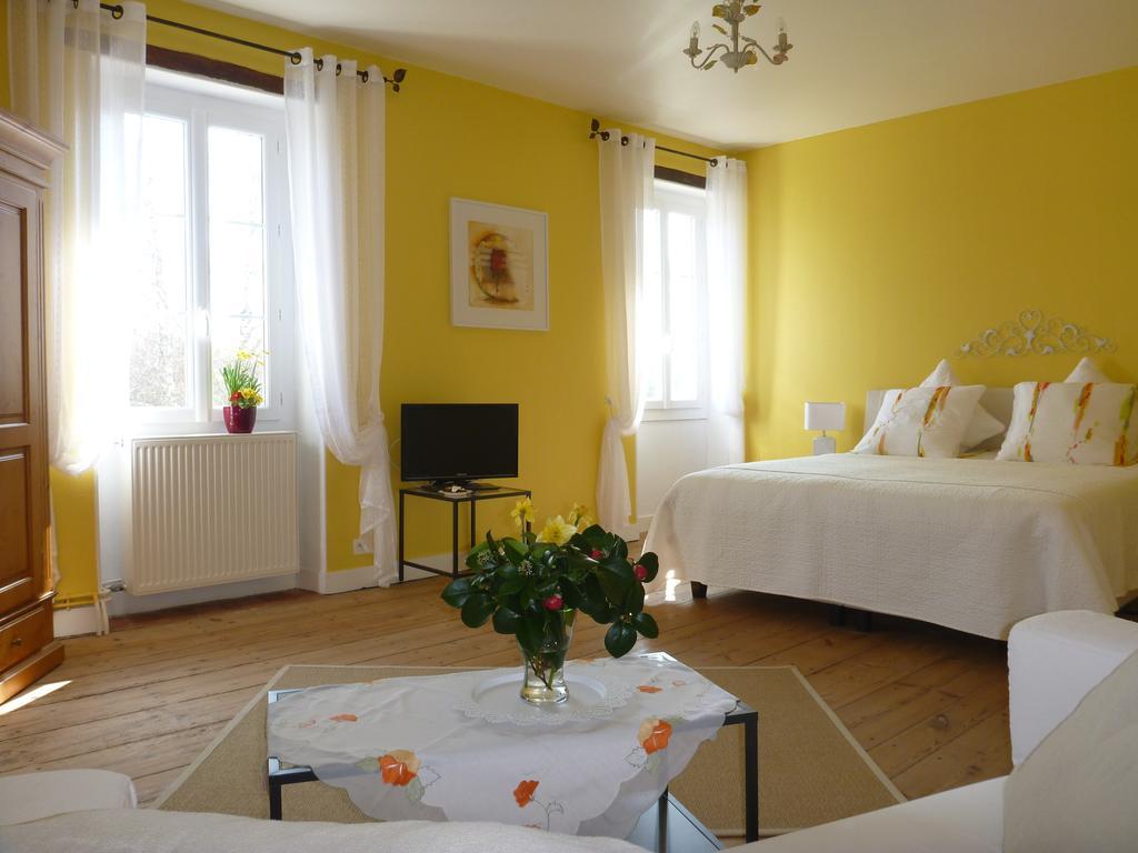 Bed and Breakfast Domaine Du Papillon Lesparre-Médoc Habitación foto